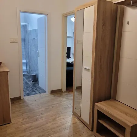Roko Appartamento Traù